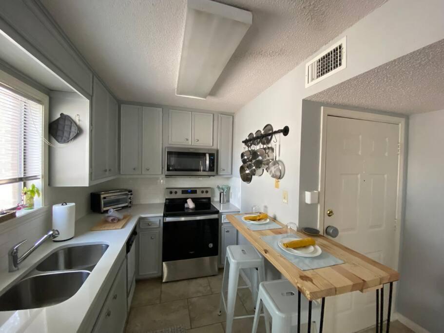 Luxury Greenhouse Studio Apartment Austin Ngoại thất bức ảnh